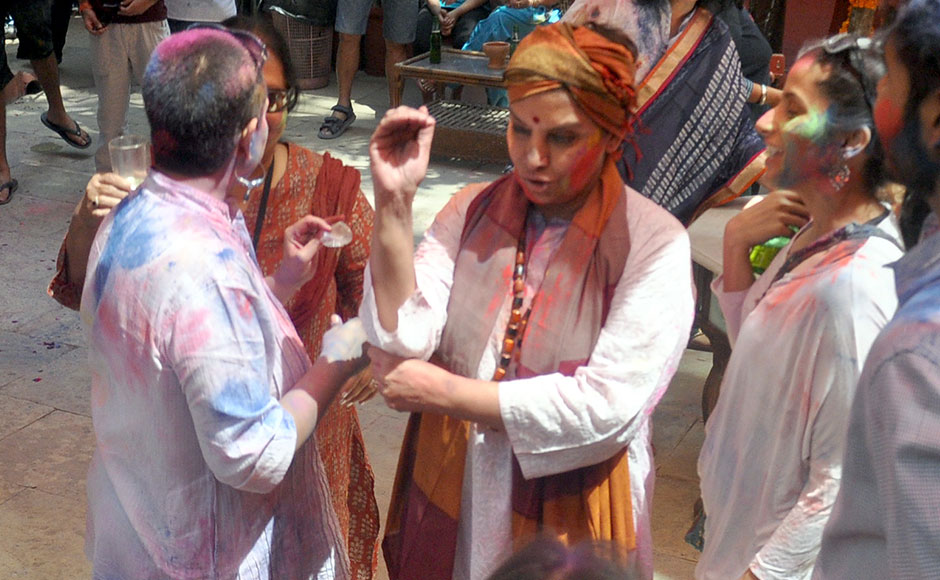 06_Bollywood-celebrates-Holi-festival