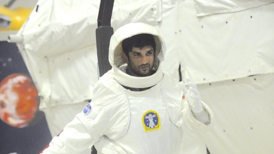 sushant-singh-rajput-space-suit