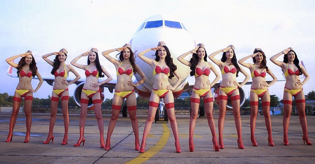 coke-pussy-bikini-airways-show-man